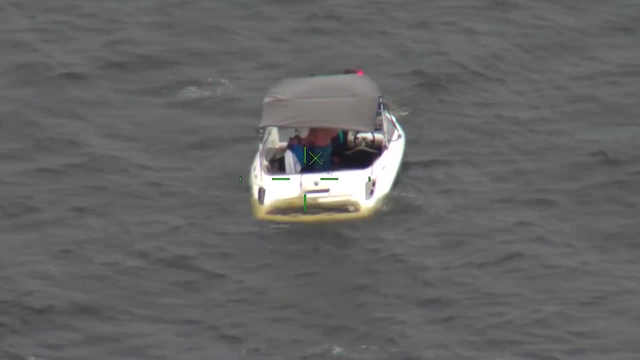 Family rescued after boat sinks in Florida lake amid storm