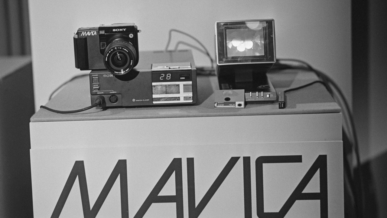 I'm a modern Sony photographer, but I'm fascinated by these odd Sony ...
