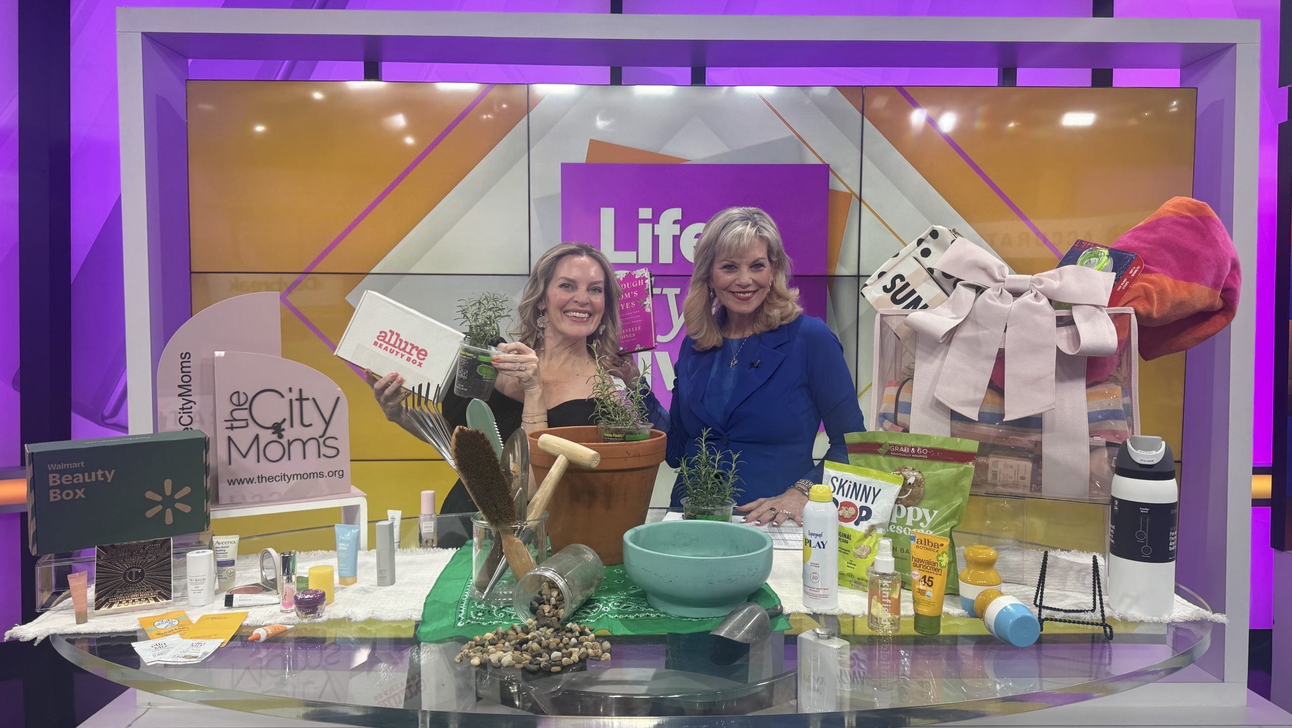 Last-minute Mother's Day gift ideas that won't break the bank