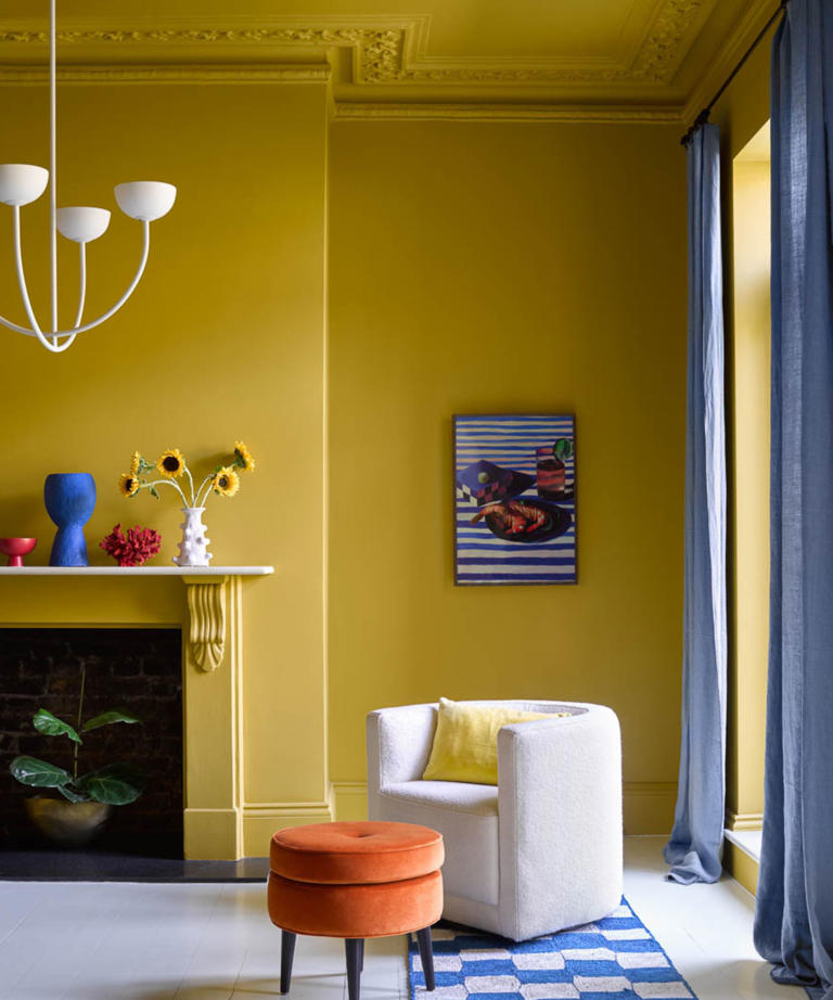 How interior designers actually create the perfect living room color scheme