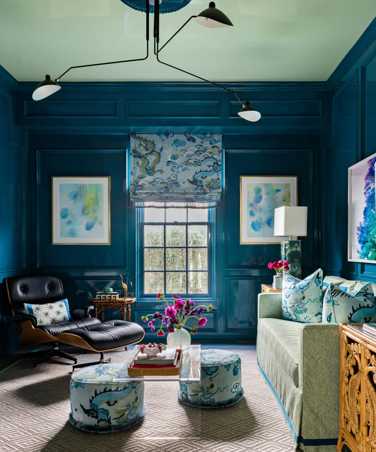 How interior designers actually create the perfect living room color scheme