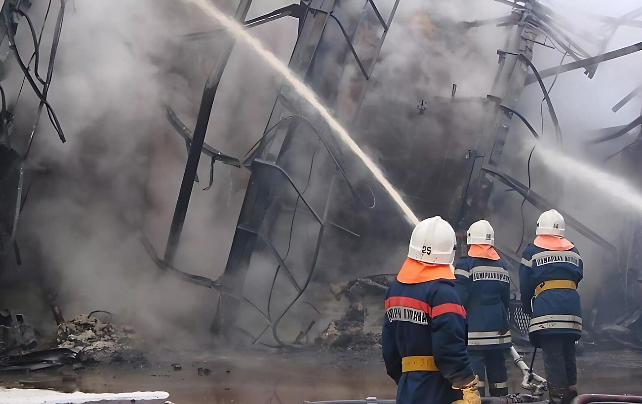 Massive fire erupts at Russia's Perm oil refinery after Ukrainian drone ...
