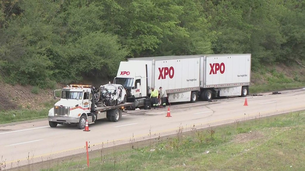 Driver killed after crashing head-on into tractor-trailer on I-70 in ...
