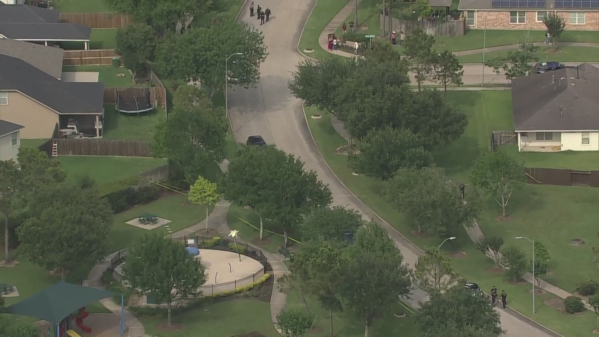 One killed, another injured in southeast Houston shooting, police say