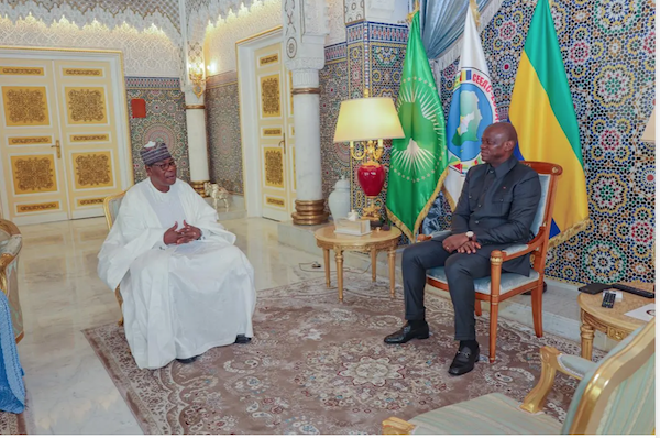 Le Chef de l’État reçoit l’ancien Président de la République du Bénin