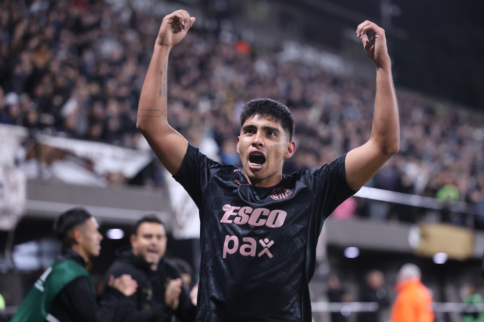 1-1. Platense empata con Peñarol y da un paso firme para la clasificación