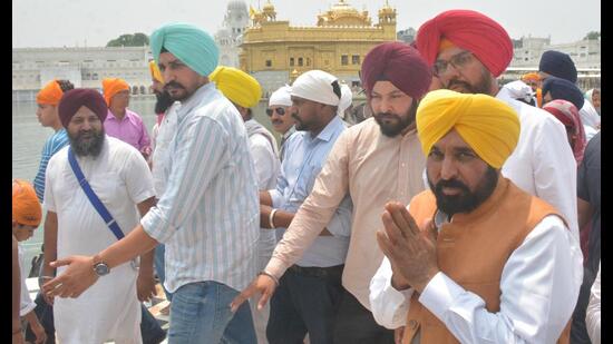 Mann sharpens attack, says twin blasts 'sign of BJP entry' in state