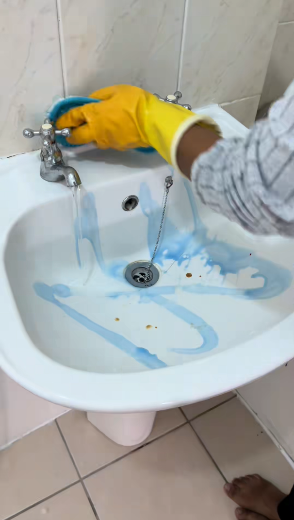 Fresh bathroom deep clean for a sparkling home reset