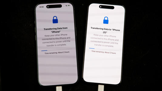 data transfer in process from old iPhone to new iPhone