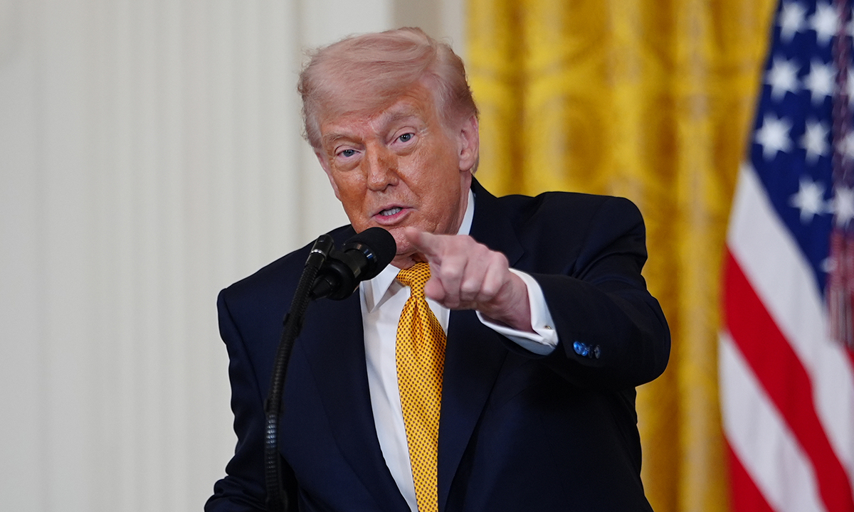 Ông Trump dọa tấn công dữ dội hơn nếu Iran không ký thỏa thuận