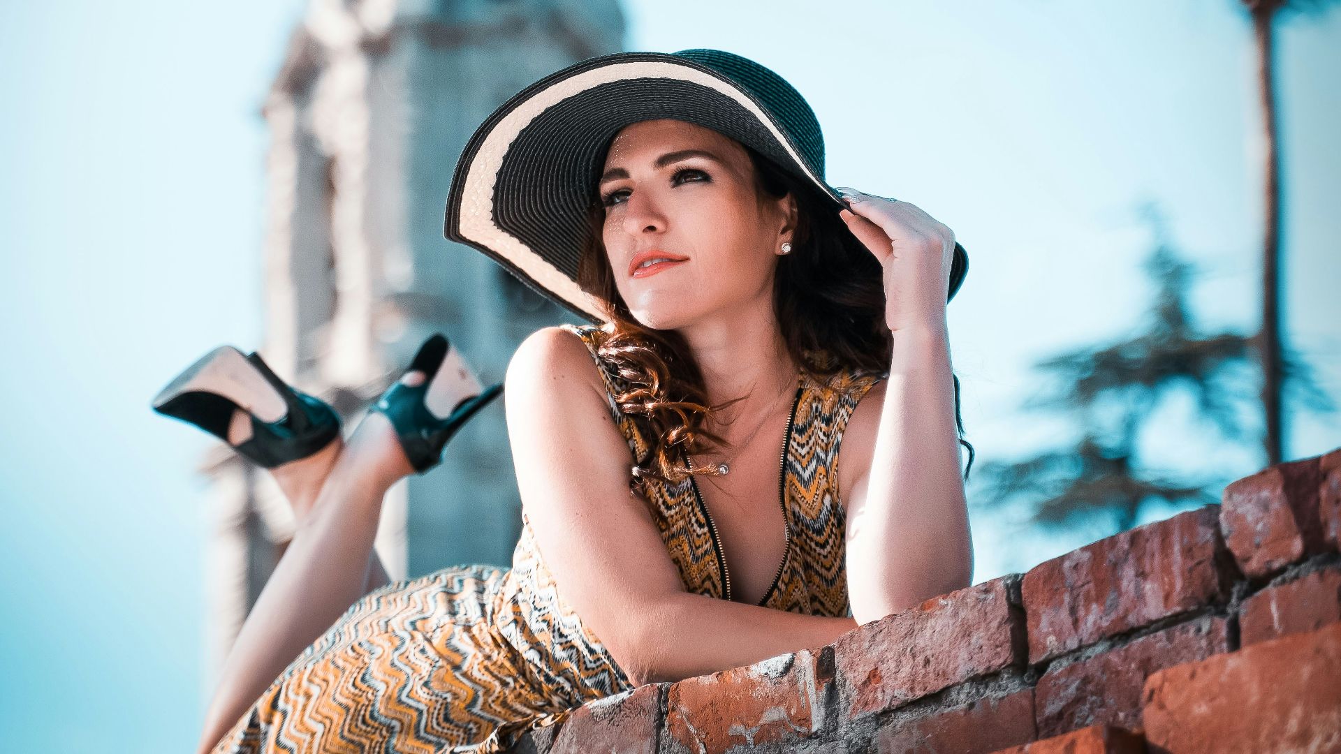 10 accessories that make you look interesting & 10 that make you look ...