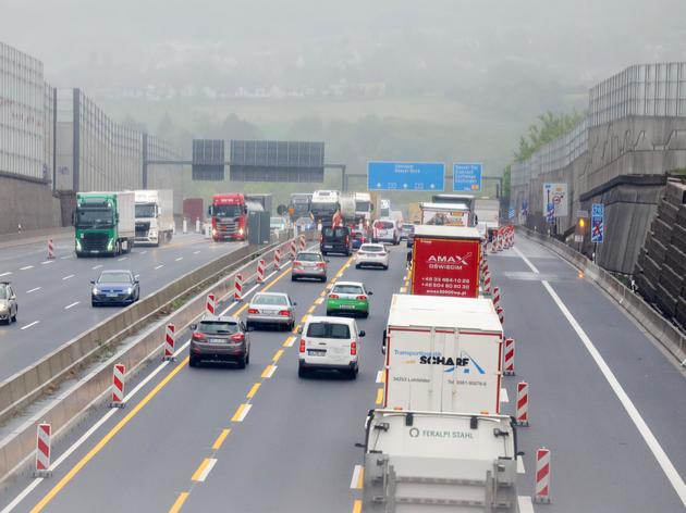 B68 Chaos Heute Massenunfall Sorgt Fur Kilometerlange Staus Was Ist Passiert
