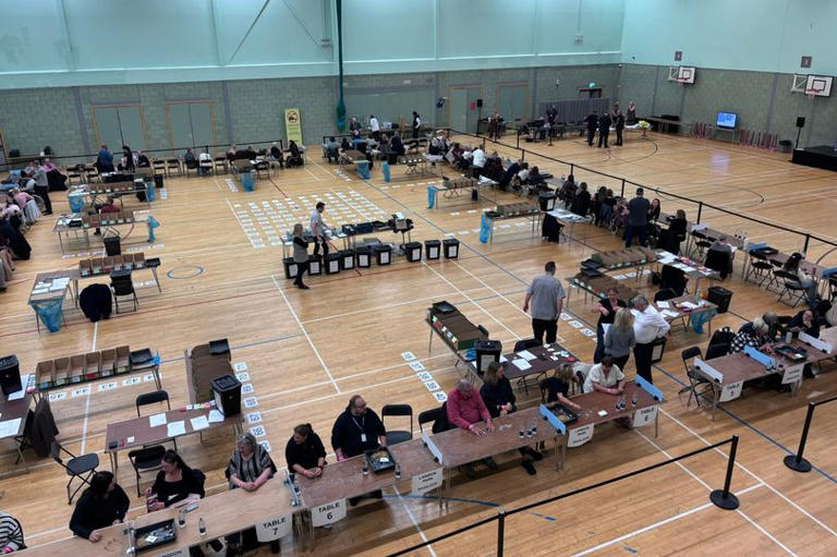 Labour council leader walks out of Basildon local election count after ...