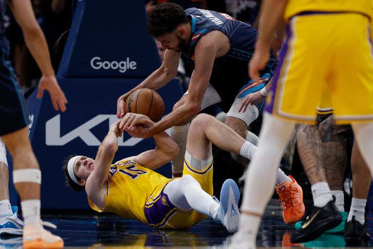 Photos: Best images from Thunder's 125-107 Game 2 win over Lakers