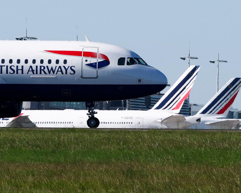 British Airways fares to rise in attempt to offset £1.7bn fuel cost hit