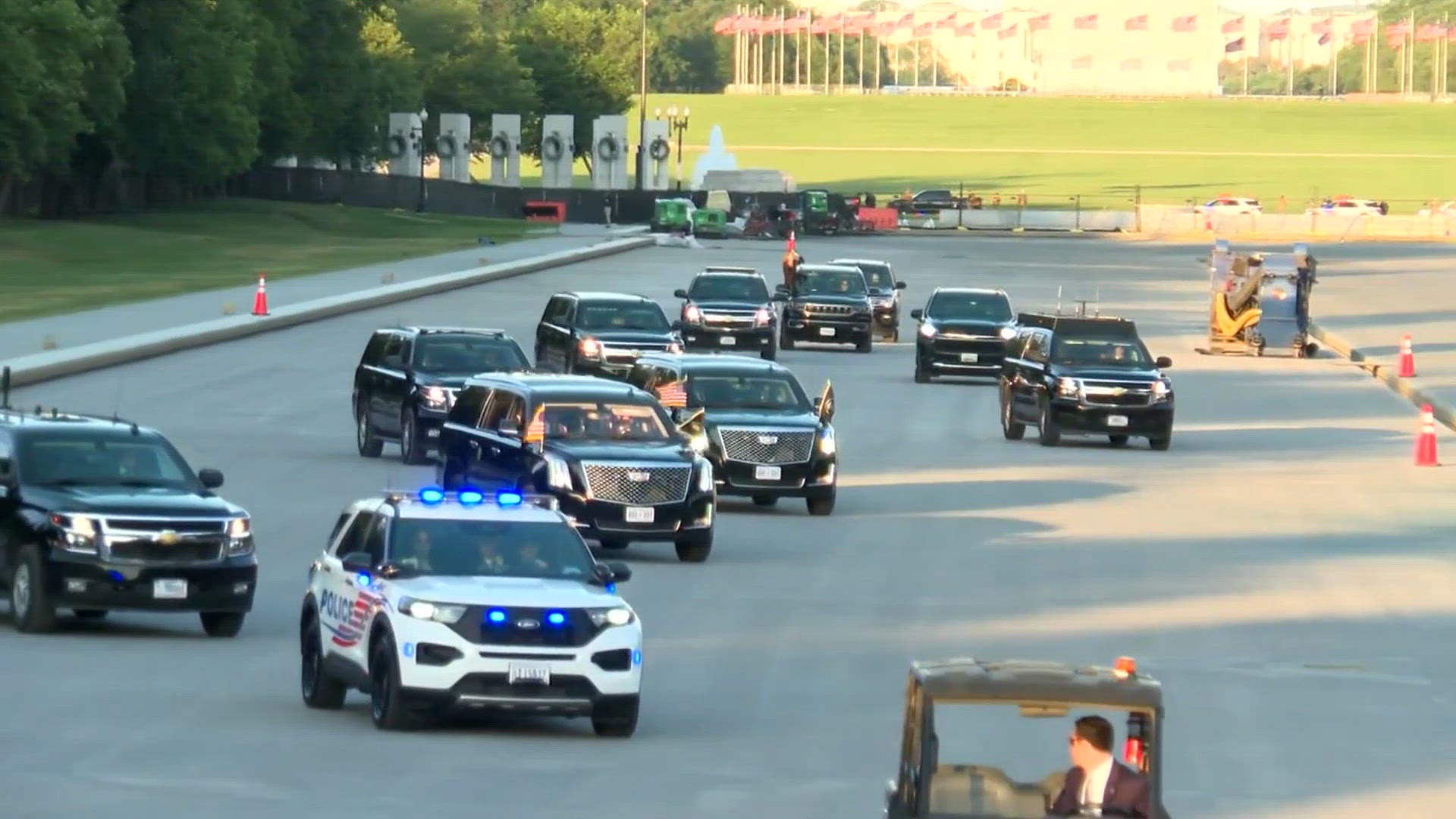 Trump drives across Lincoln Memorial Reflecting Pool to inspect new ...