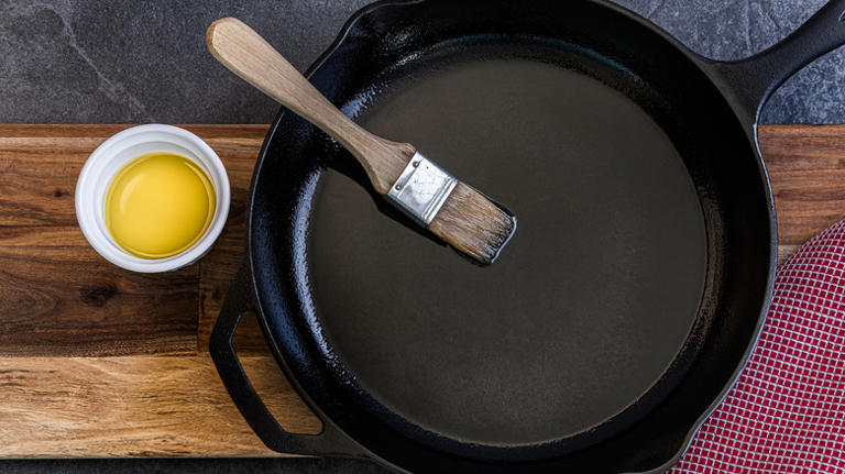 Seasoning cast iron pans with beef tallow is a major mistake you don't ...