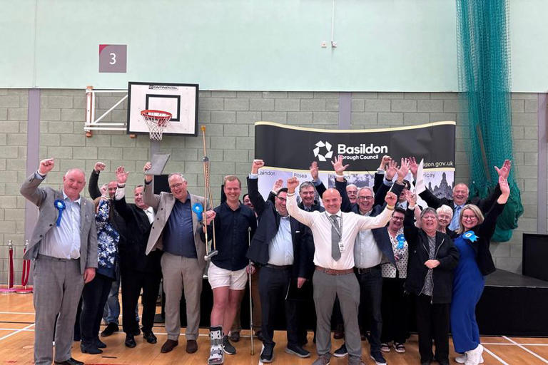 Labour council leader walks out of Basildon local election count after ...