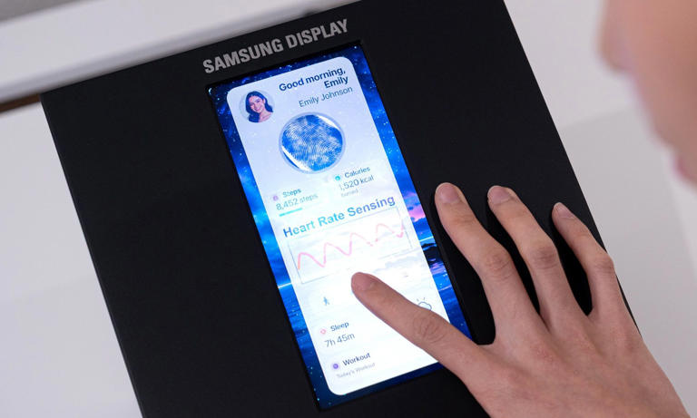 Samsung’s next-gen display can measure heart rate and blood pressure ...