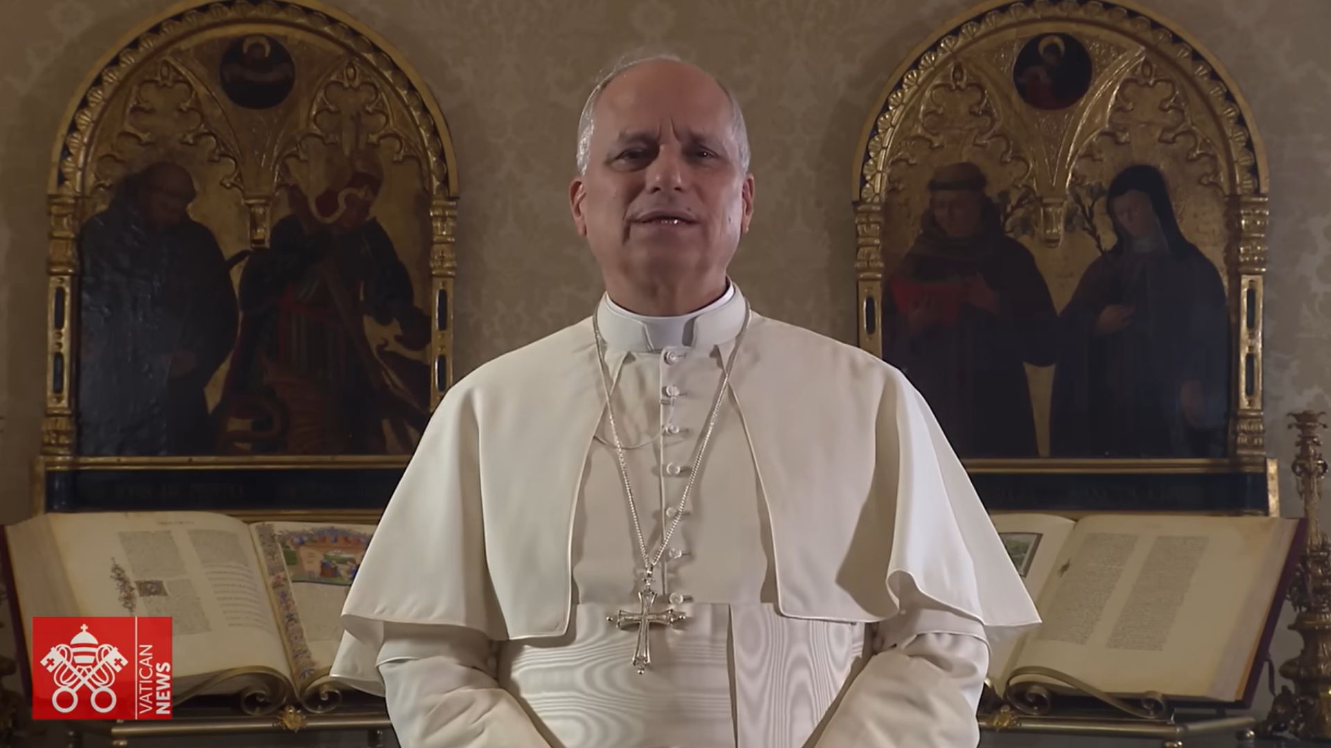 Il video virale del Papa con le Nike ai piedi fonte: YouTube