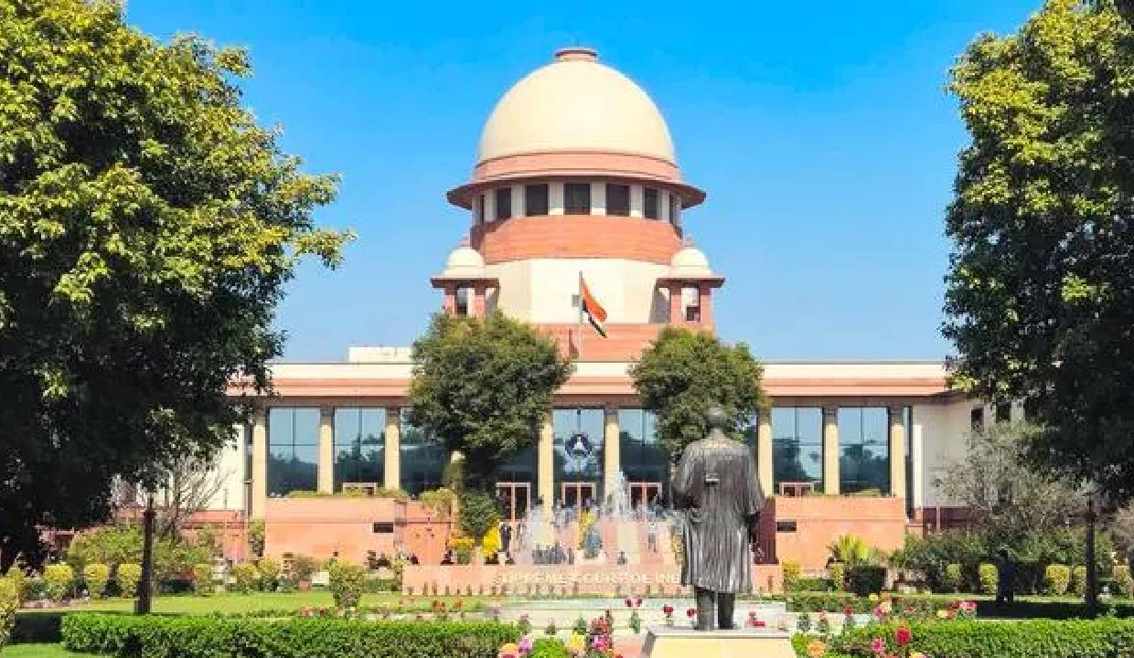 Supreme Court seeks Centre's reply on AAP Gujarat social media block