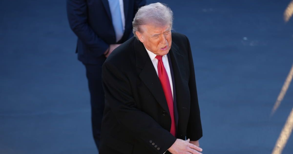 Trump turns Lincoln Memorial Pool inspection into attack on Obama-era ...
