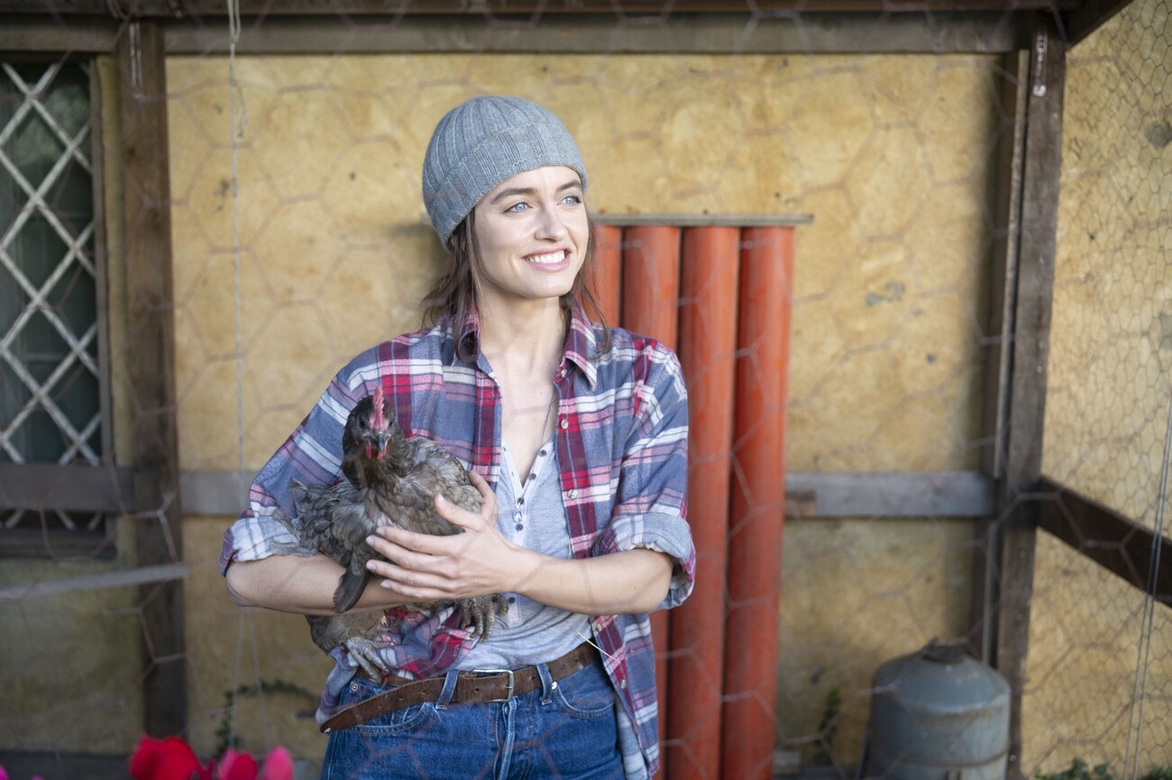 “Non è un paese per single”: Matilde Gioli, le colline toscane e una ...