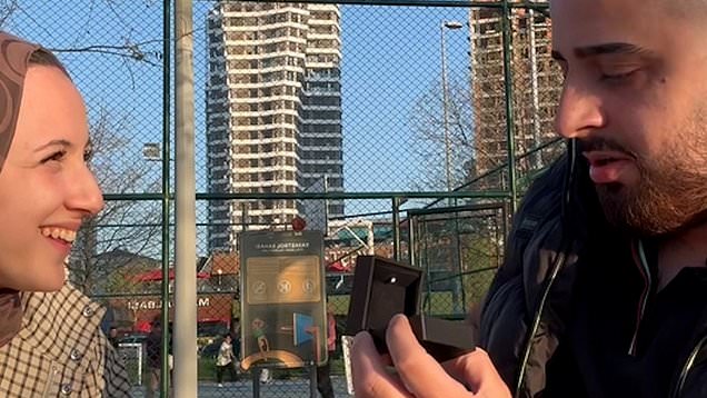 Proposal goes hilariously wrong after ring box is found empty
