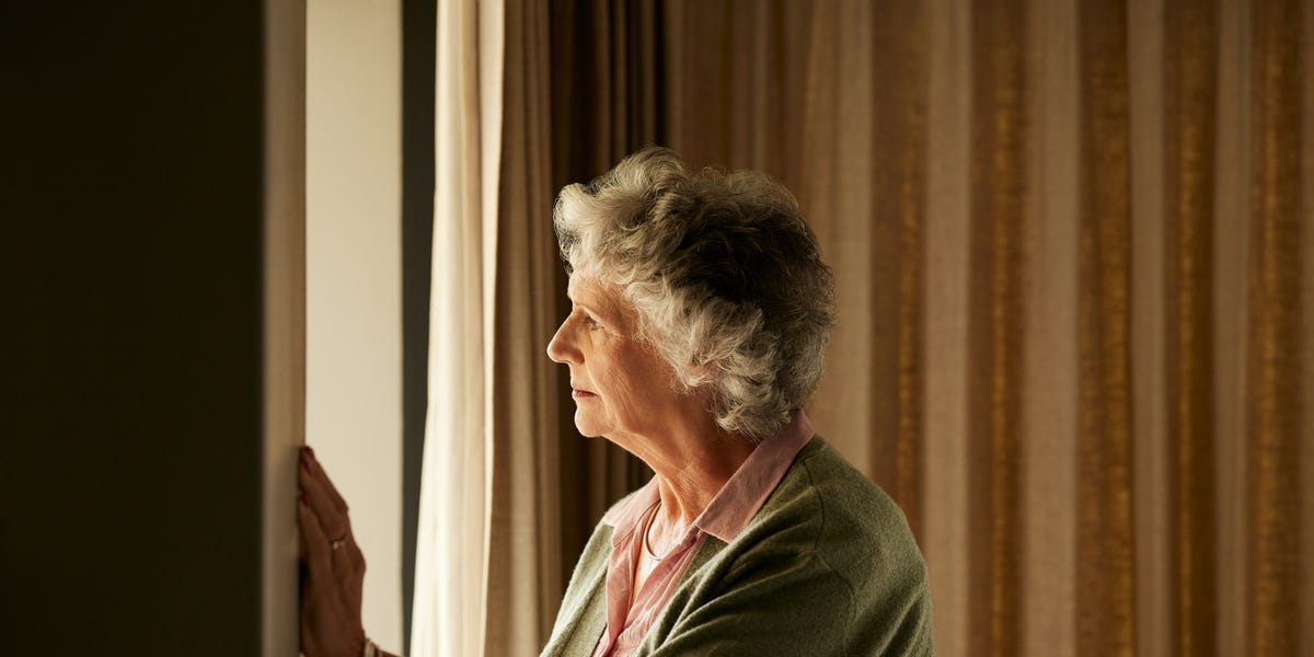 Neurology experts explain early warning signs of dementia