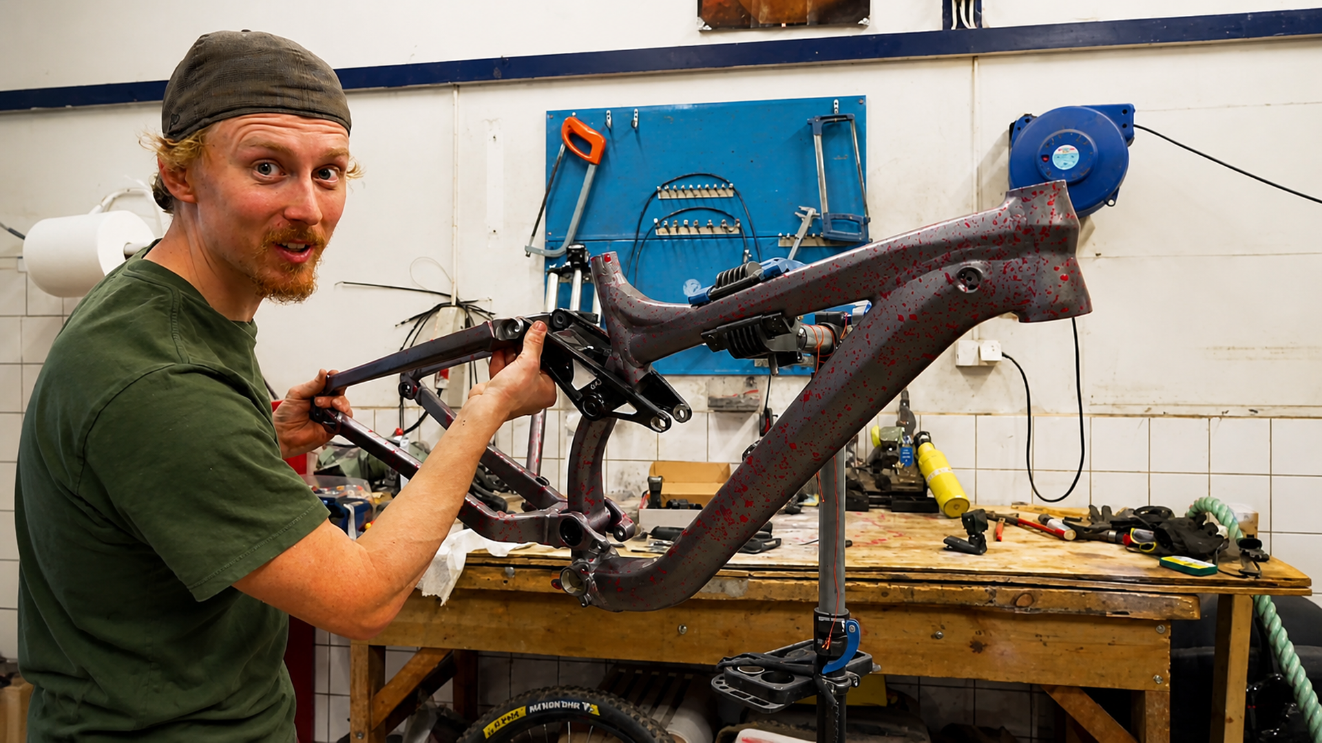 Restoring an old downhill frame into a masterpiece