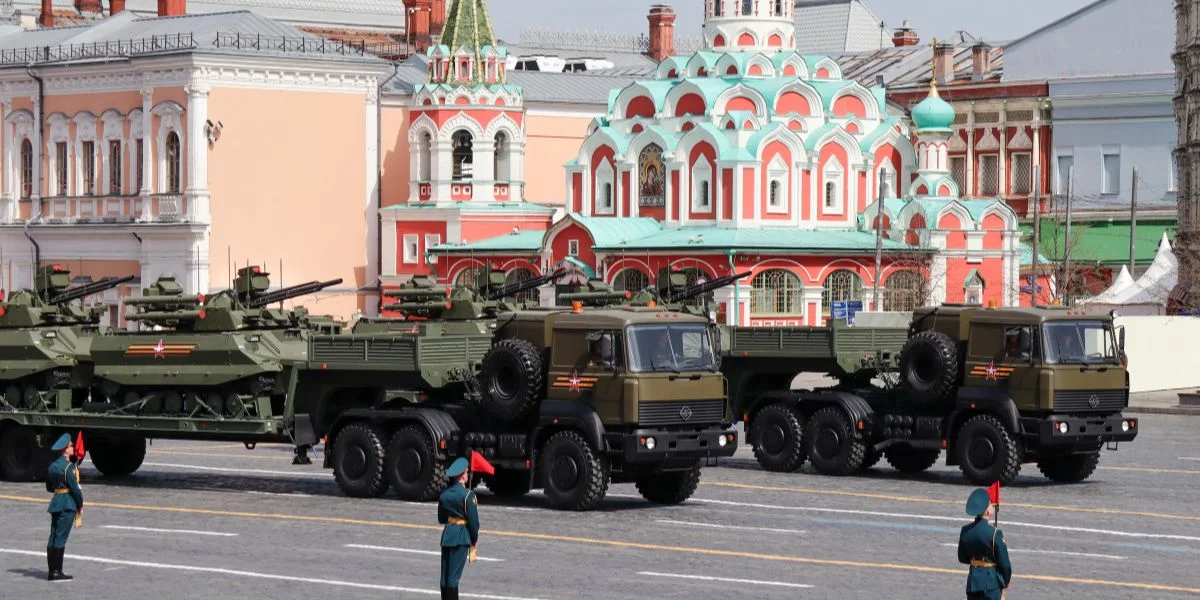 Moscow reinforces defenses as Victory Day ceasefire dispute grows