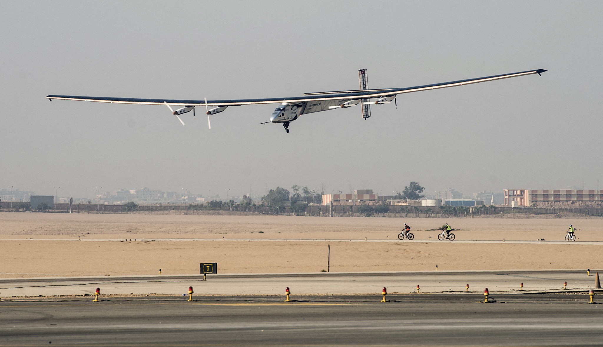 Testé par la marine américaine, « Solar Impulse » s’échoue en mer