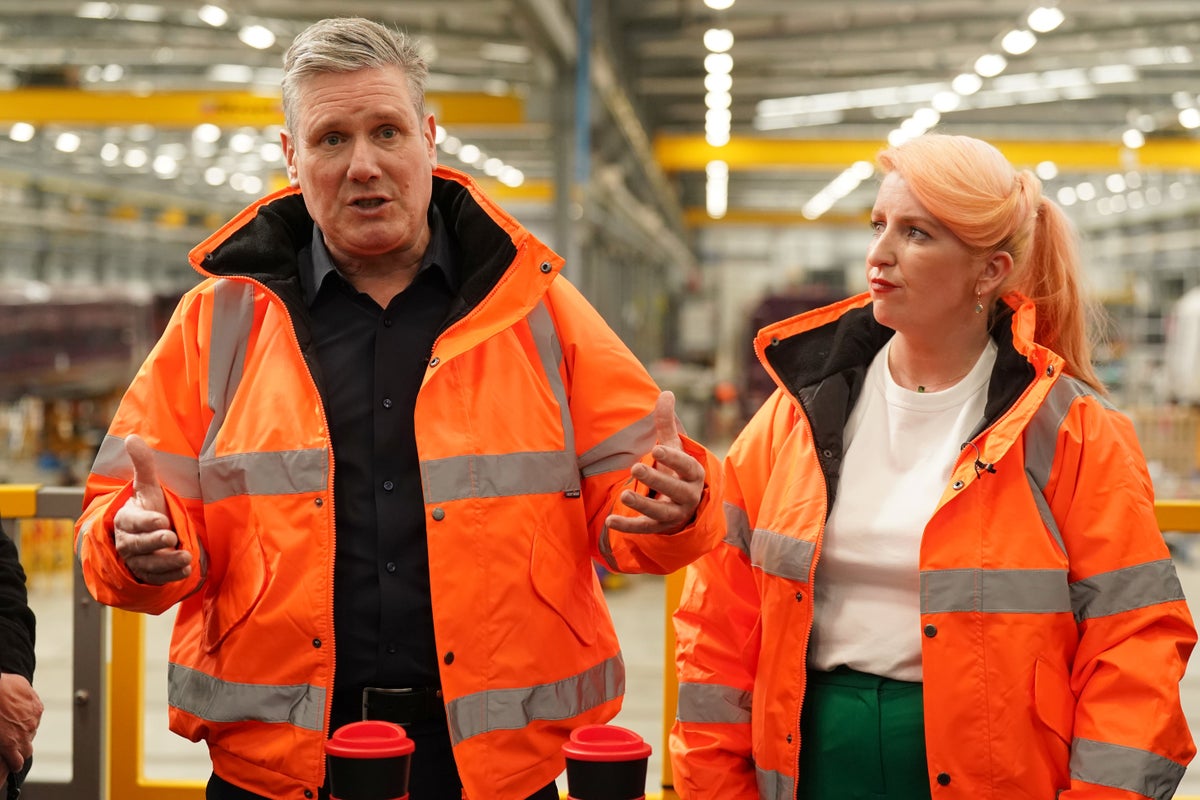 Former minister admits Starmer 'cannot lead us into another election'