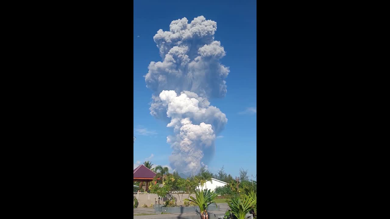 Three hikers dead and 15 injured in horror volcano eruption in Indonesia