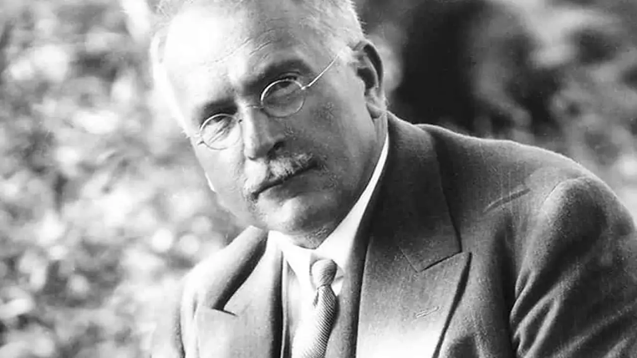 Carl Jung y el viaje hacia uno mismo