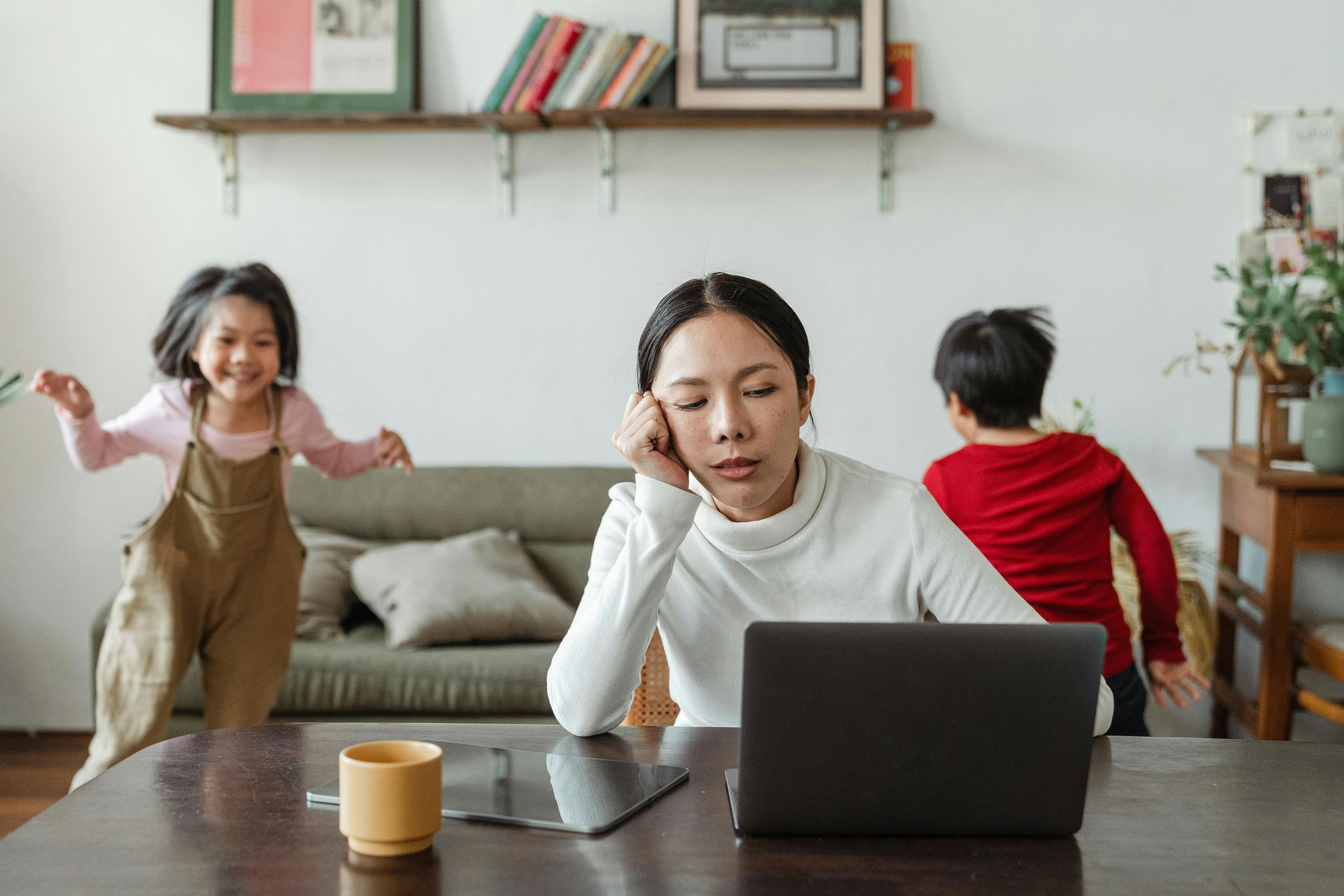 Be 'hungry' or have kids: Singaporeans say they feel pulled in two ...