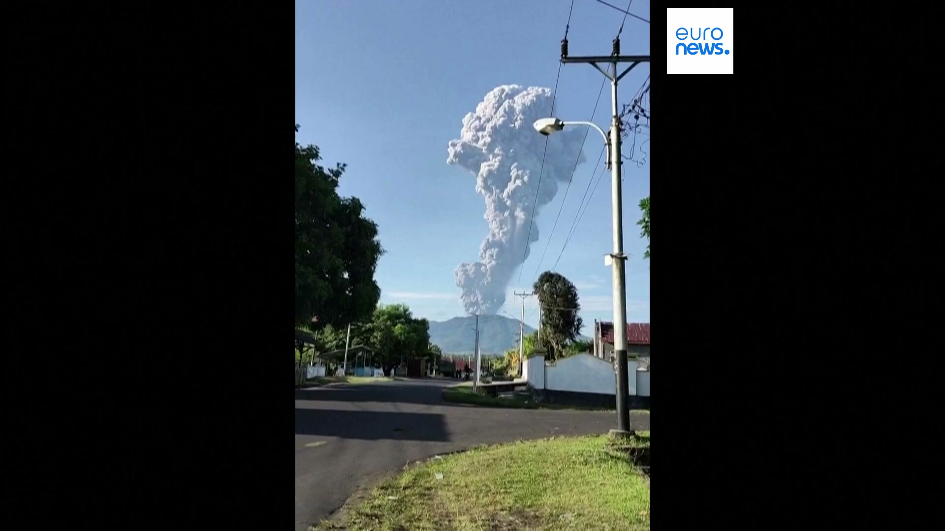 Indonesia volcano eruption kills three hikers on Mount Dukono