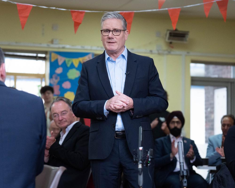 UK borrowing costs fall and pound rises after Starmer says he will stay as PM