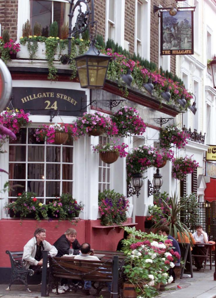 It looks like Notting Hill, but it's in Bilbao: The English-air and ...