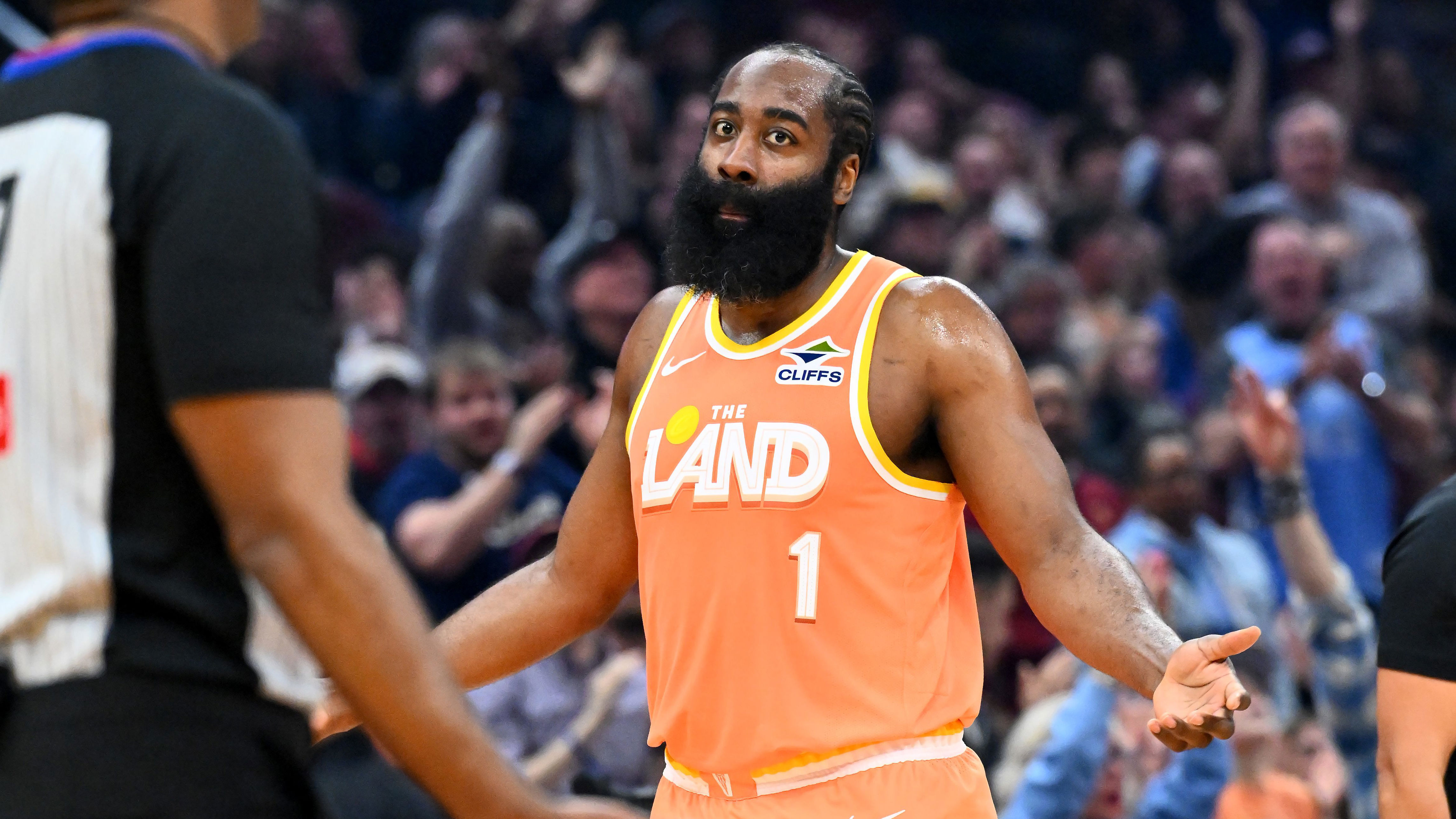 James Harden hace historia en la NBA en el segundo partido entre los ...