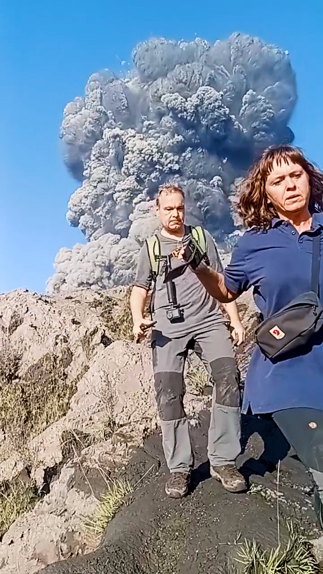 Volcano eruption kills hikers