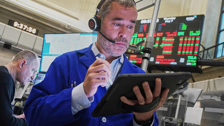 Wall Street gains as oil prices stabilize amid US.-Iran tensions