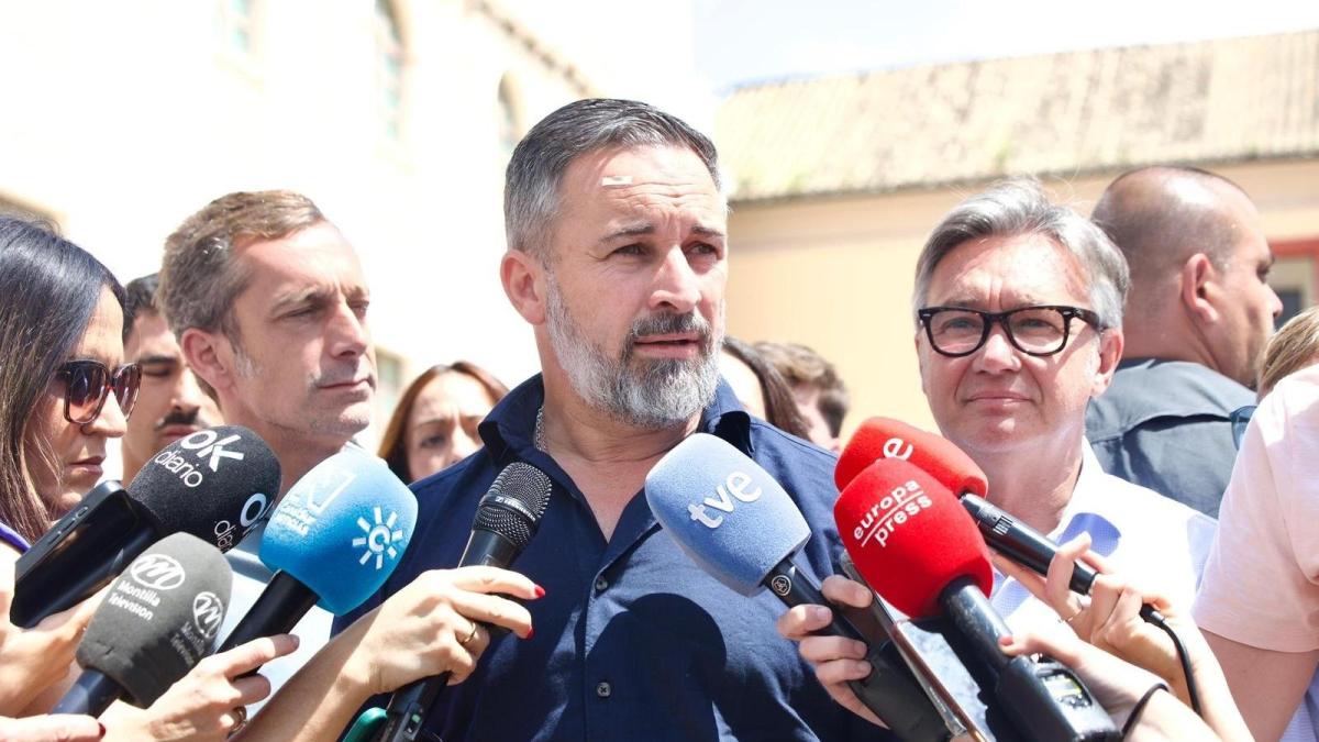 Abascal sitúa la prioridad nacional como medida irrenunciable y acusa a ...