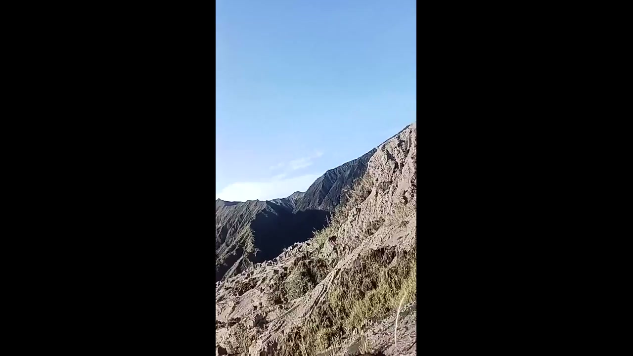 Tourists killed by volcano after defying ban to film content