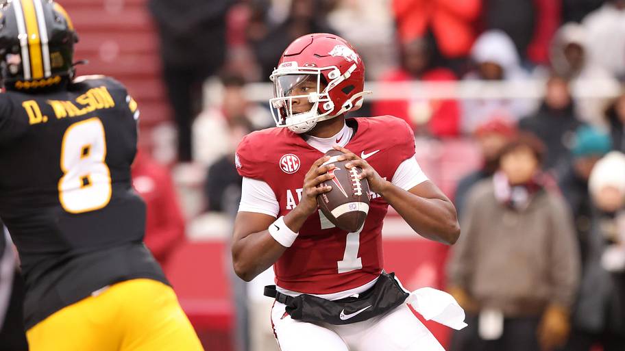 Razorbacks fans making up reasons to not believe in Jackson at quarterback