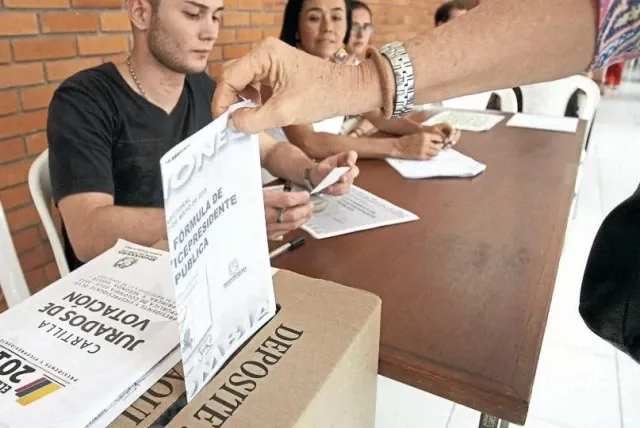 Paloma Valencia arremete contra la 'paz total' e Iván Cepeda en el más ...