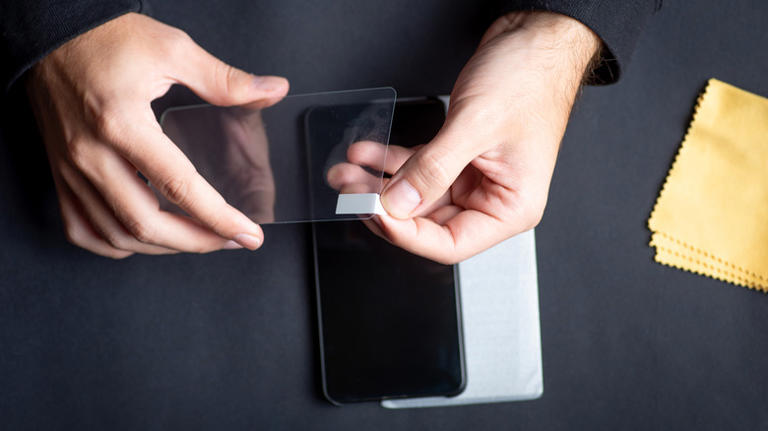 Here's when you should be replacing your phone's screen protector