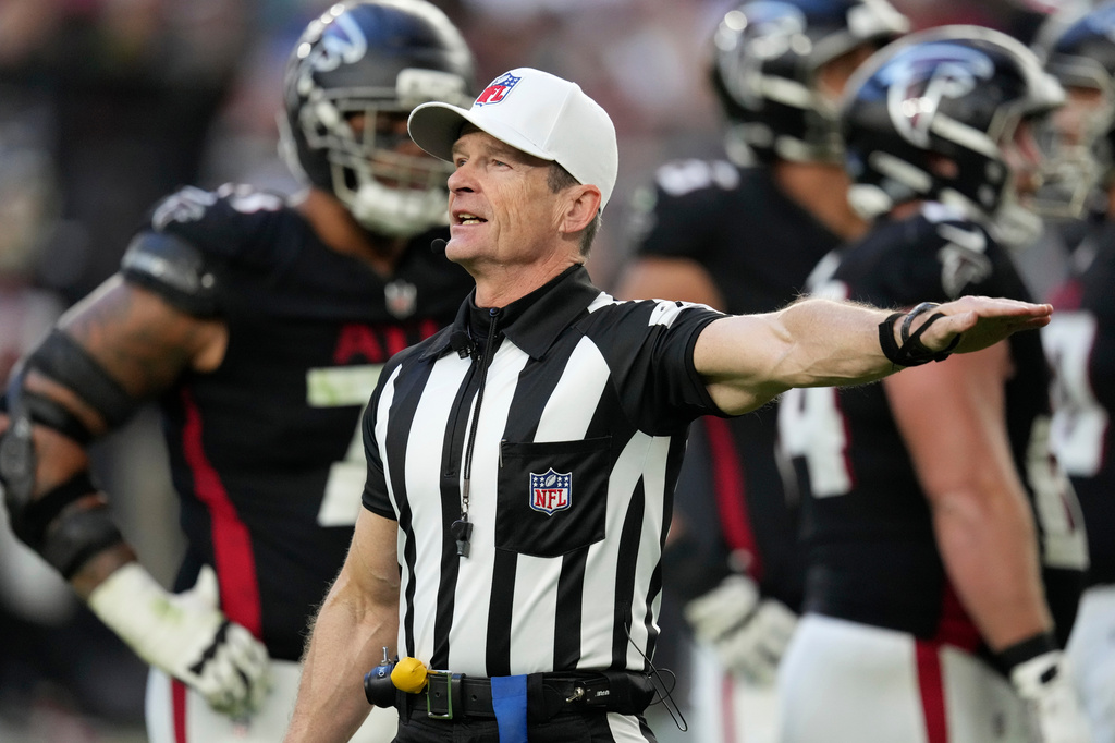 NFL avoids referee lockout with new 7-year labor agreement