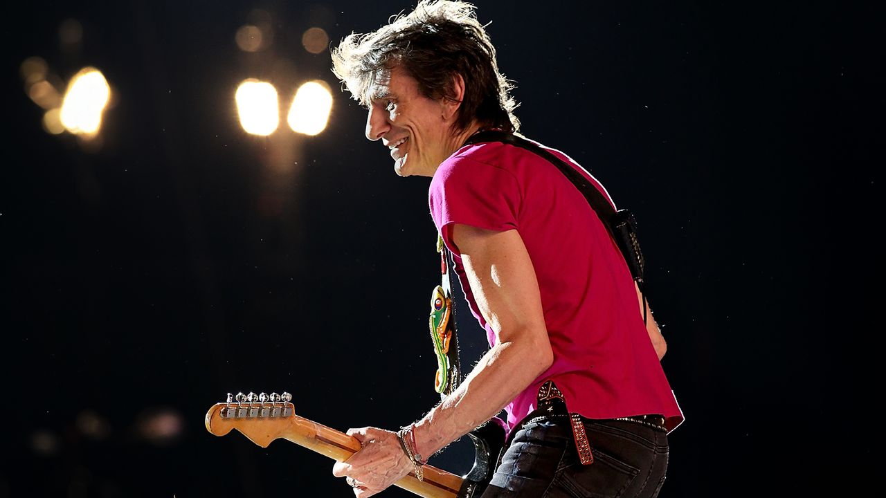 Ronnie Wood: Fearless: The Anthology 1965–2025 5