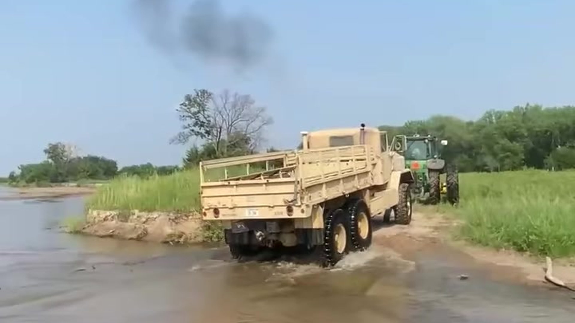 John Deere 8330 steps in